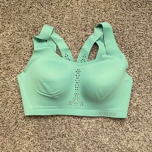Victoria’s Secret Angel Max Sports Bra